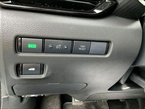 Used 2025 Nissan Sentra SV w/ All-Weather Package FWD image 14