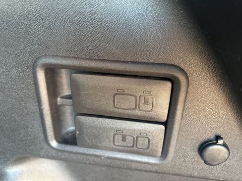 Used 2020 Chevrolet Equinox LT image 10