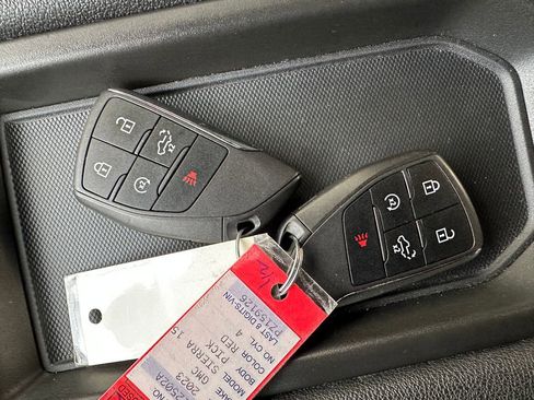 Used 2023 GMC Sierra 1500 Elevation image 9