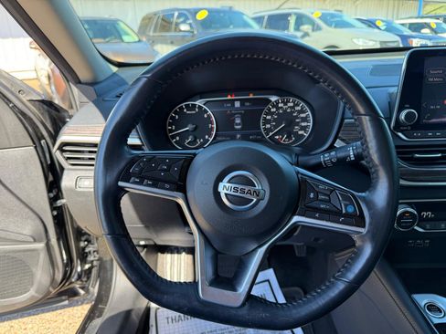 Used 2019 Nissan Altima 2.0 Edition One image 11