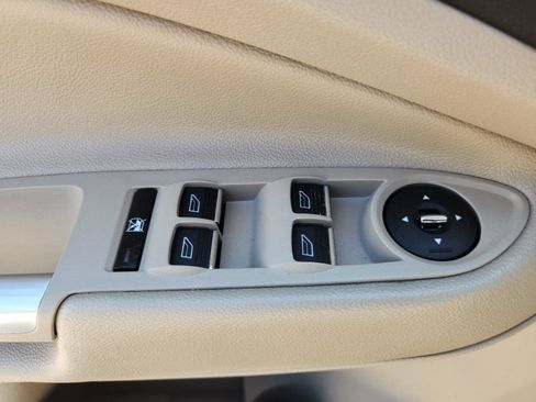 Used 2015 Ford Escape Titanium AWD/4WD image 17