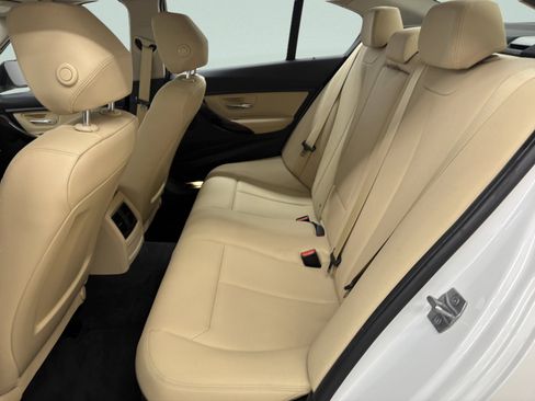 Used 2017 BMW 320i xDrive Sedan image 13