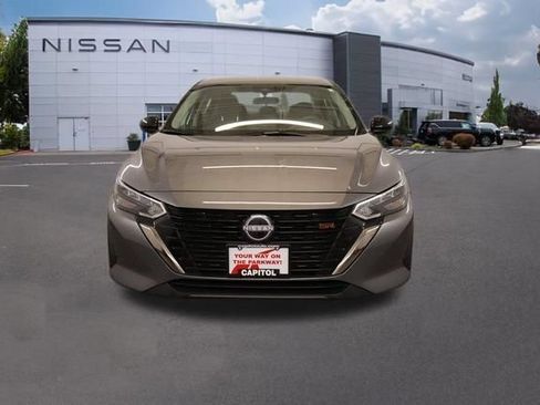 Used 2024 Nissan Sentra SR FWD image 8