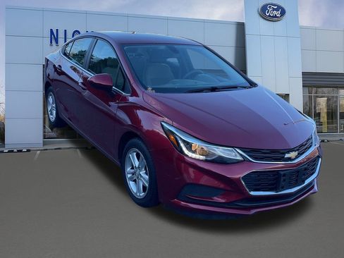 Used 2017 Chevrolet Cruze LT w/ Convenience Package image 23