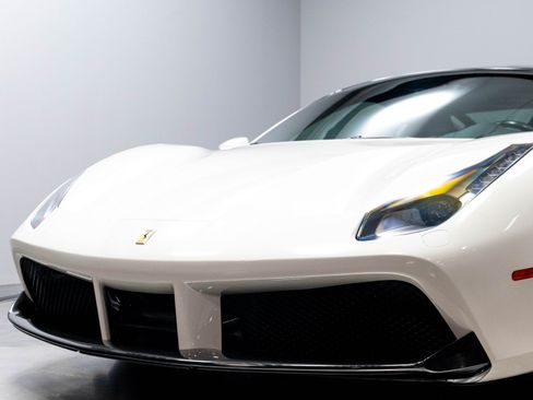 Used 2016 Ferrari 488 GTB RWD image 81