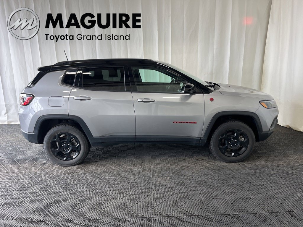 Used 2023 Jeep Compass Trailhawk w/ Trailhawk Convenience Group AWD/4WD image 2