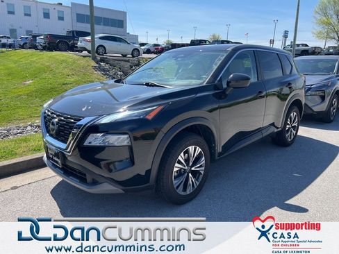Used 2023 Nissan Rogue SV image 1