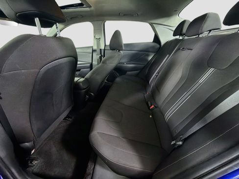 Used 2025 Hyundai Elantra SEL FWD image 27
