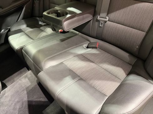 Used 2019 Chevrolet Impala LT FWD image 18