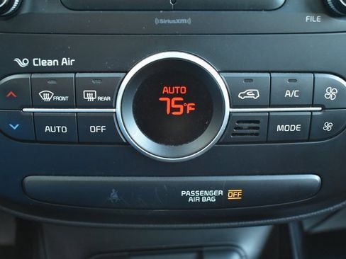 Used 2017 Kia Soul + image 24