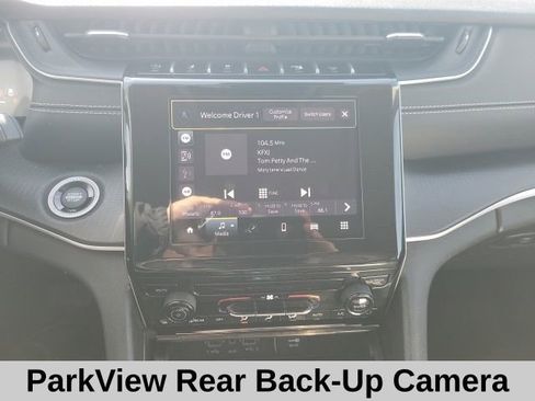 Used 2023 Jeep Grand Cherokee L Laredo image 8