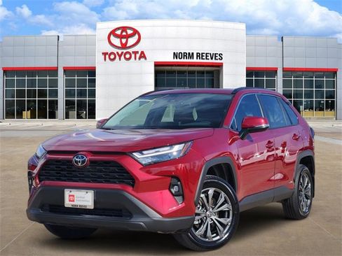 Used 2025 Toyota RAV4 XLE Premium image 1