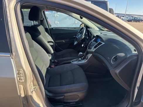 Used 2014 Chevrolet Cruze LT image 23
