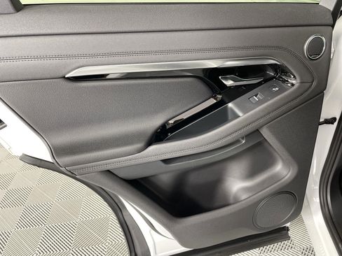 Used 2022 Land Rover Range Rover Evoque SE image 28