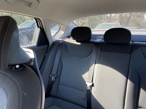 Used 2025 Kia K4 LXS image 37