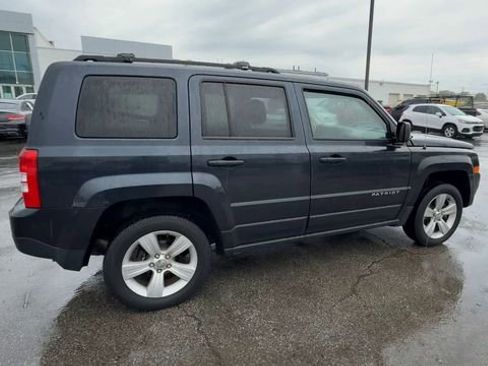 Used 2014 Jeep Patriot Latitude AWD/4WD image 9
