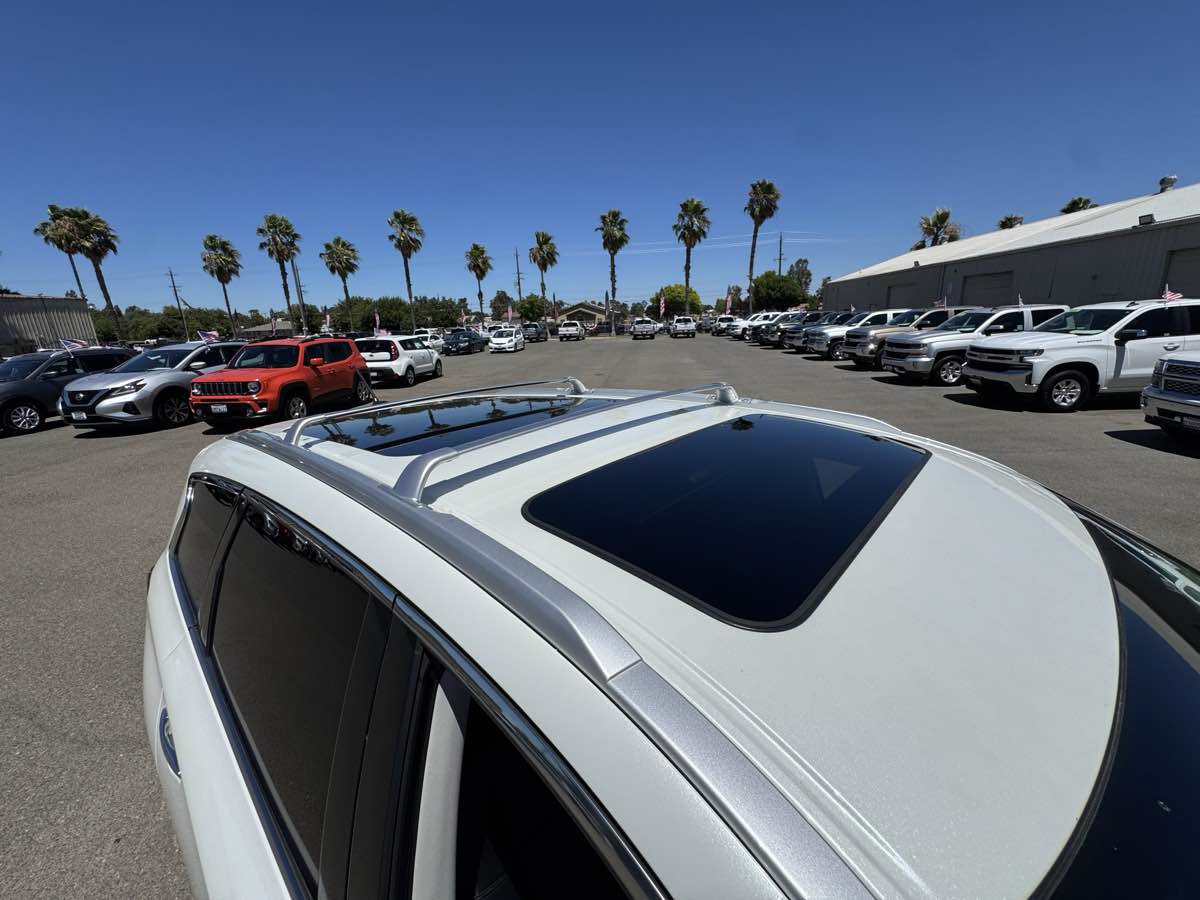 Used 2015 INFINITI QX60 Luxe w/ Deluxe Touring Package AWD/4WD image 12