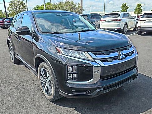 Used 2023 Mitsubishi Outlander Sport SE AWD/4WD image 3