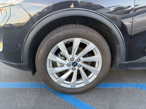 Used 2022 Ford Escape Titanium w/ Titanium Elite Package image 6