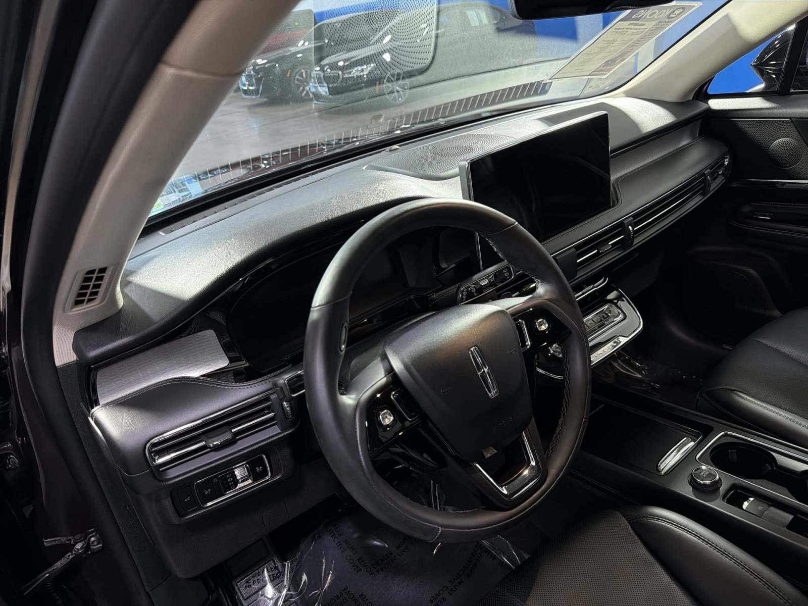 Used 2023 Lincoln Corsair AWD w/ Equipment Group 101A image 14