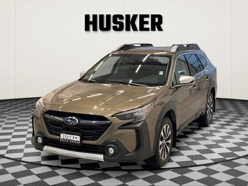 Used 2023 Subaru Outback Touring AWD/4WD image 7