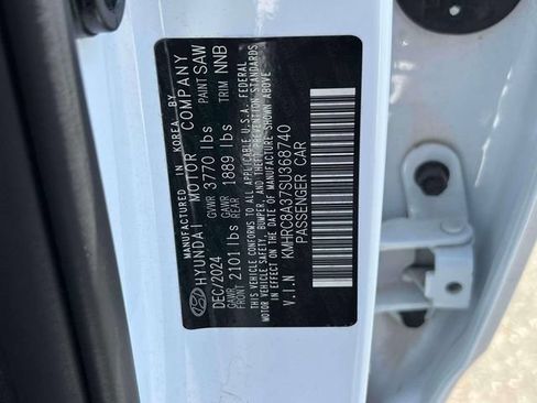 Used 2025 Hyundai Venue SEL FWD image 23