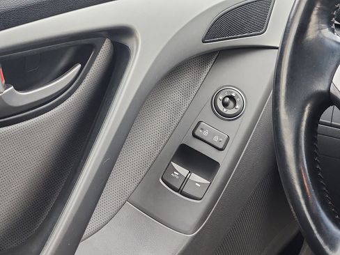 Used 2014 Hyundai Elantra w/ Option Group 2 image 12