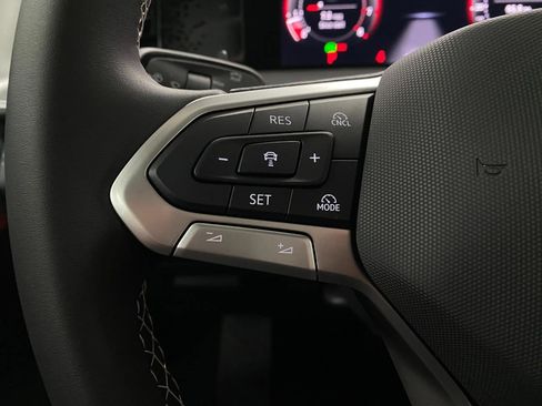 New 2025 Volkswagen Tiguan SE image 16