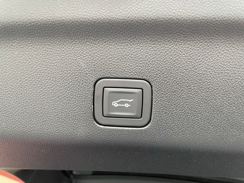 New 2026 GMC Yukon XL Denali image 10