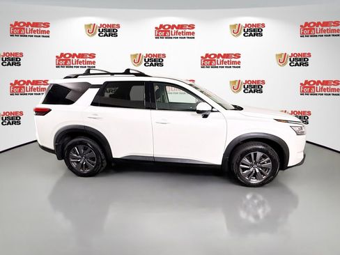 Certified 2022 Nissan Pathfinder SV AWD/4WD image 17