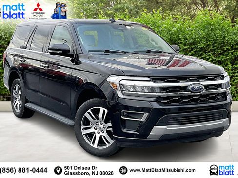 Used 2024 Ford Expedition Limited image 2