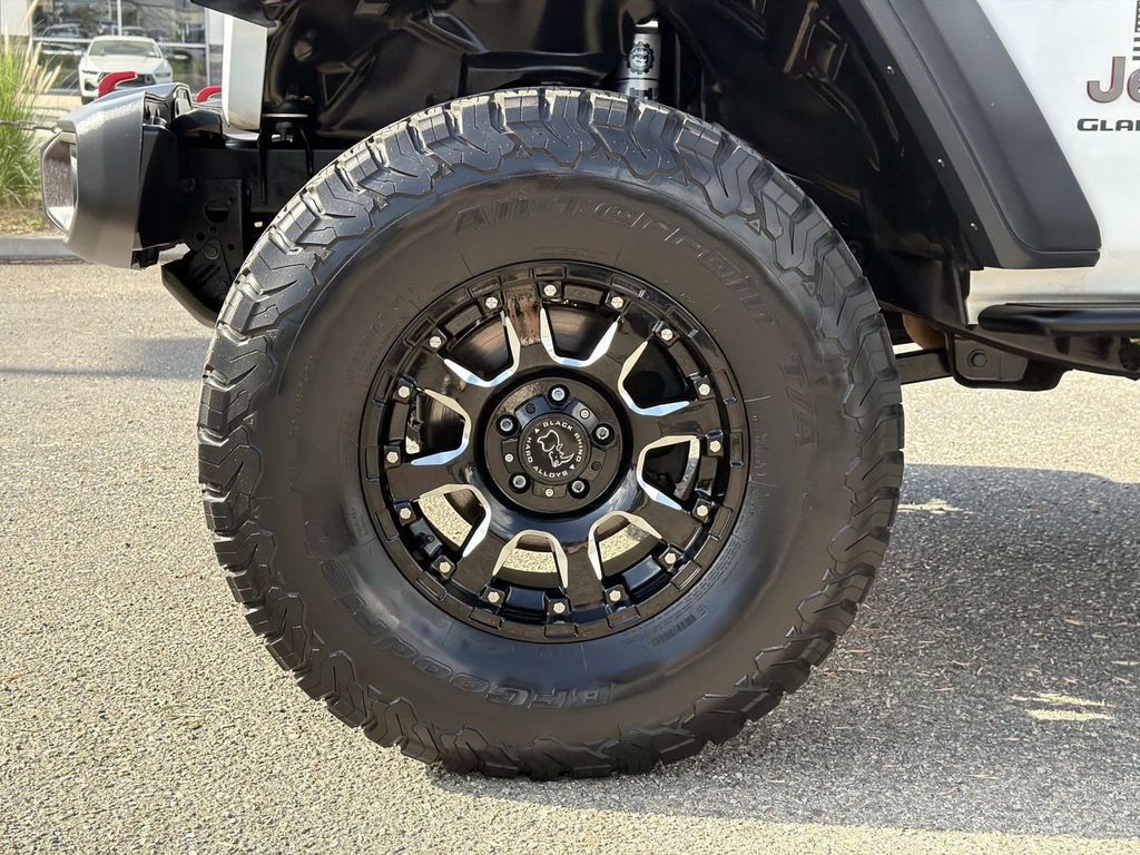 Used 2020 Jeep Gladiator Rubicon w/ LED Lighting Group AWD/4WD image 28