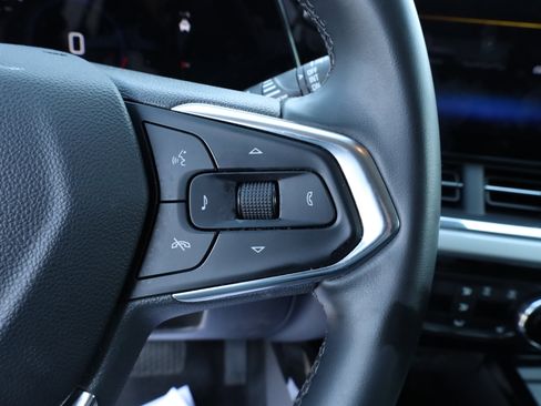 Used 2025 Chevrolet Trax LT w/ LT Convenience Package image 30