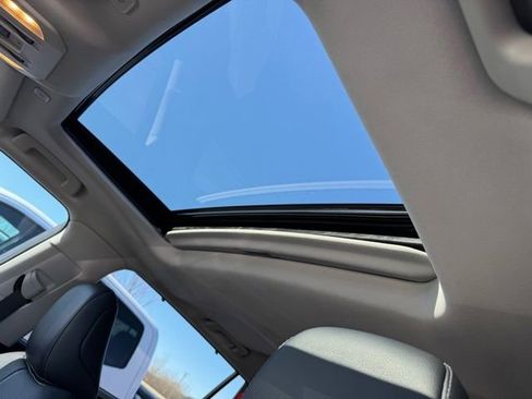 Certified 2025 Toyota Highlander Limited image 7