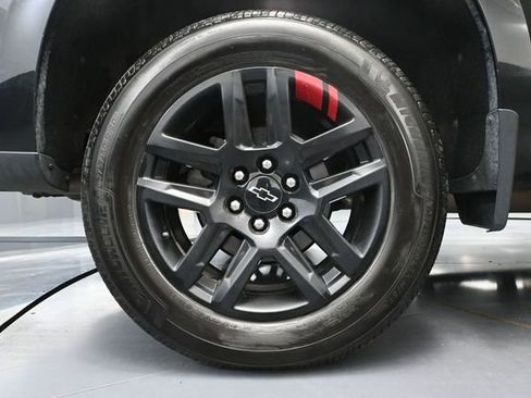 Used 2021 Chevrolet Silverado 1500 RST w/ Redline Edition AWD/4WD image 16