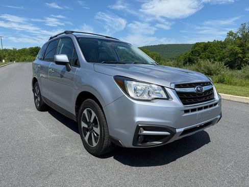 Used 2017 Subaru Forester 2.5i Premium AWD/4WD image 3