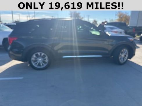 Used 2022 Ford Explorer XLT w/ Equipment Group 202A image 2