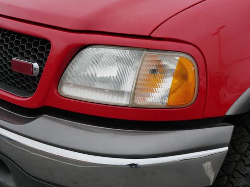 Used 2002 Ford F150 XLT image 16