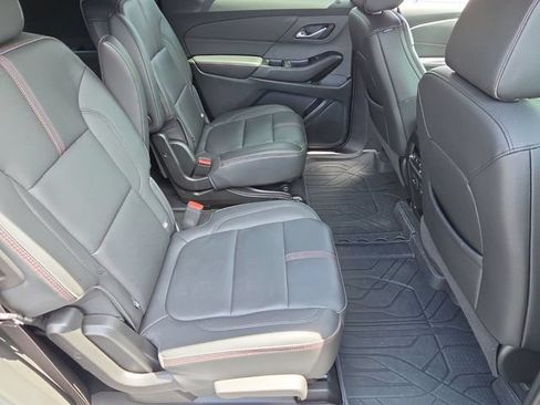 Used 2023 Chevrolet Traverse RS FWD image 18