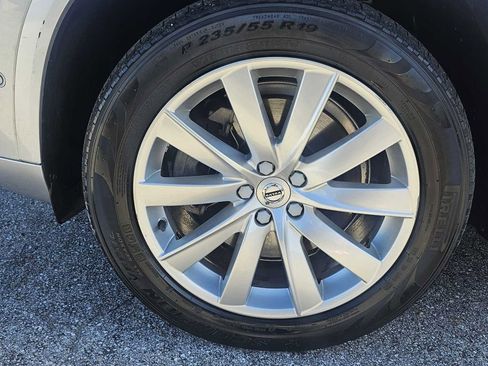 Used 2018 Volvo XC90 T5 Momentum w/ Convenience Package FWD image 5