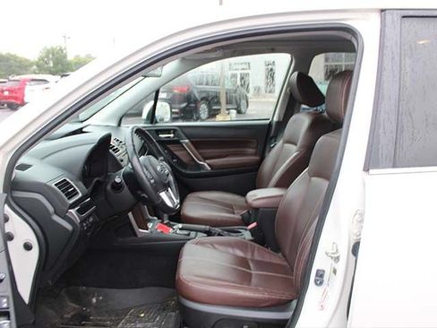 Used 2018 Subaru Forester 2.5i Touring w/ Popular Package #2 AWD/4WD image 12