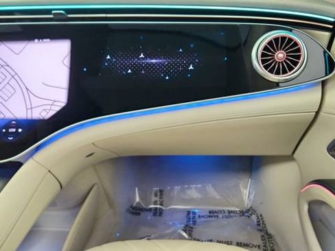 Used 2023 Mercedes-Benz EQS 580 580 image 37