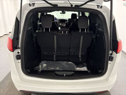 New 2026 Chrysler Voyager LX image 6