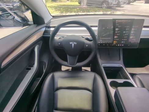 Used 2021 Tesla Model 3 Standard Range Plus RWD image 16