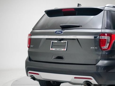 Used 2017 Ford Explorer XLT w/ Equipment Group 202A AWD/4WD image 19