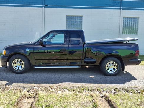 Used 2000 Ford F150 2WD SuperCab image 2