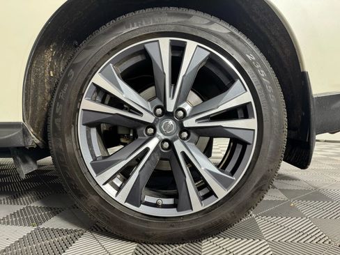 Used 2018 Nissan Pathfinder Platinum image 54