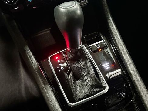 Used 2023 Jeep Compass Limited image 17