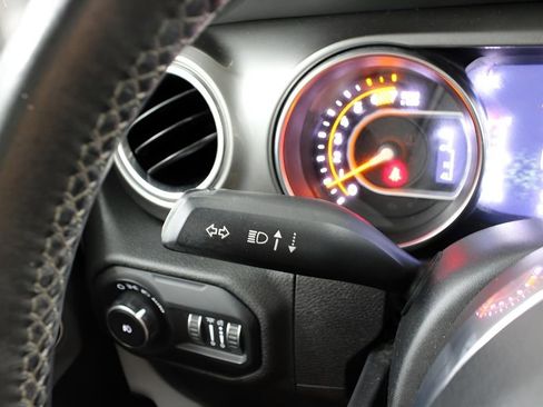 Used 2019 Jeep Wrangler Unlimited Sahara w/ Safety Group image 20