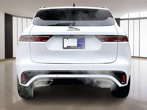 Used 2025 Jaguar F-PACE R-Dynamic S image 5